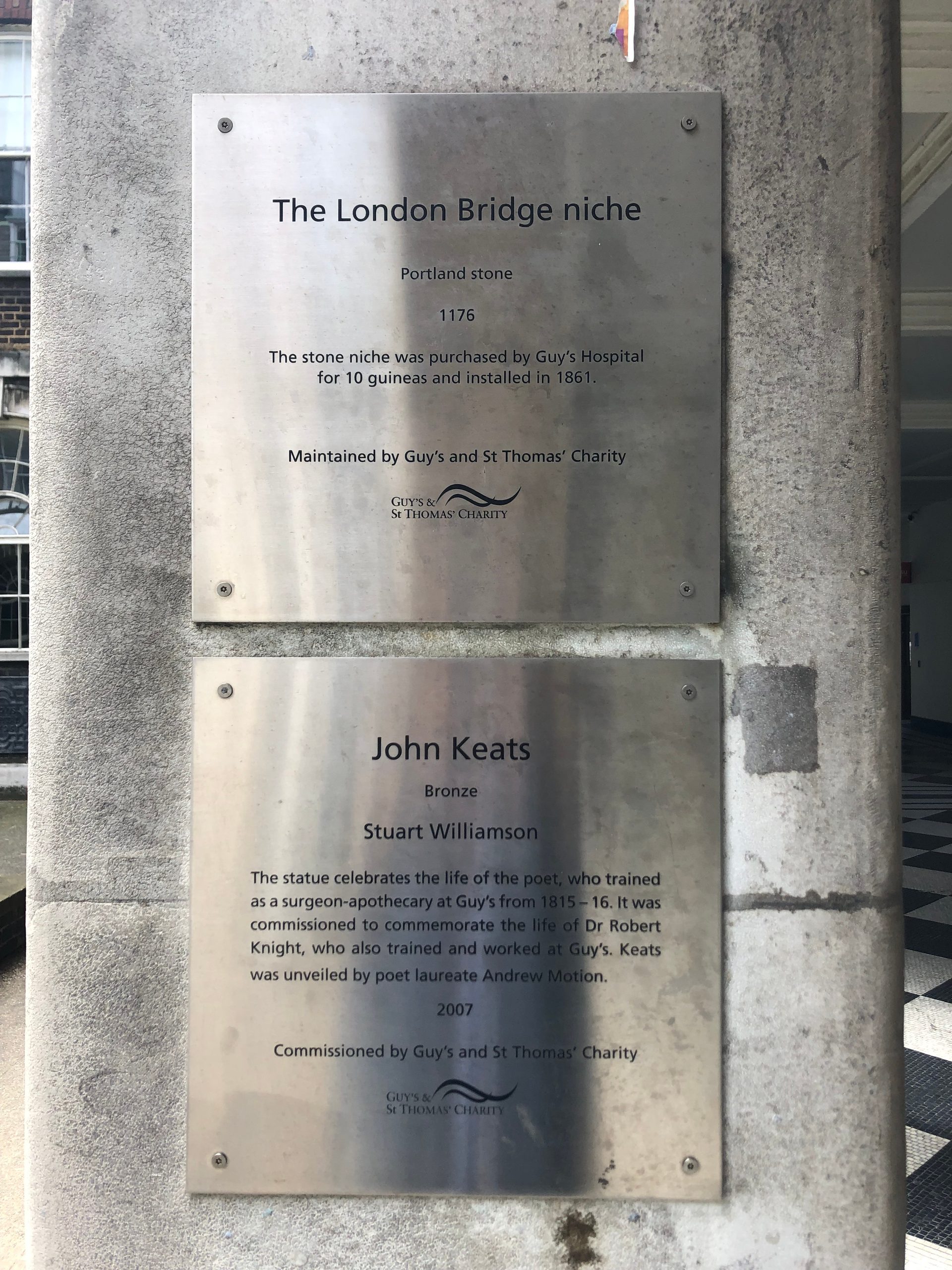John%20Keats%27%20Monument%2C%20Guy%27s%20Hospital%2C%20London%20-%2005.JPG